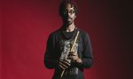 Sa propre histoire du jazz, Shabaka Hutchings continue de l’écrire à chaque performance.